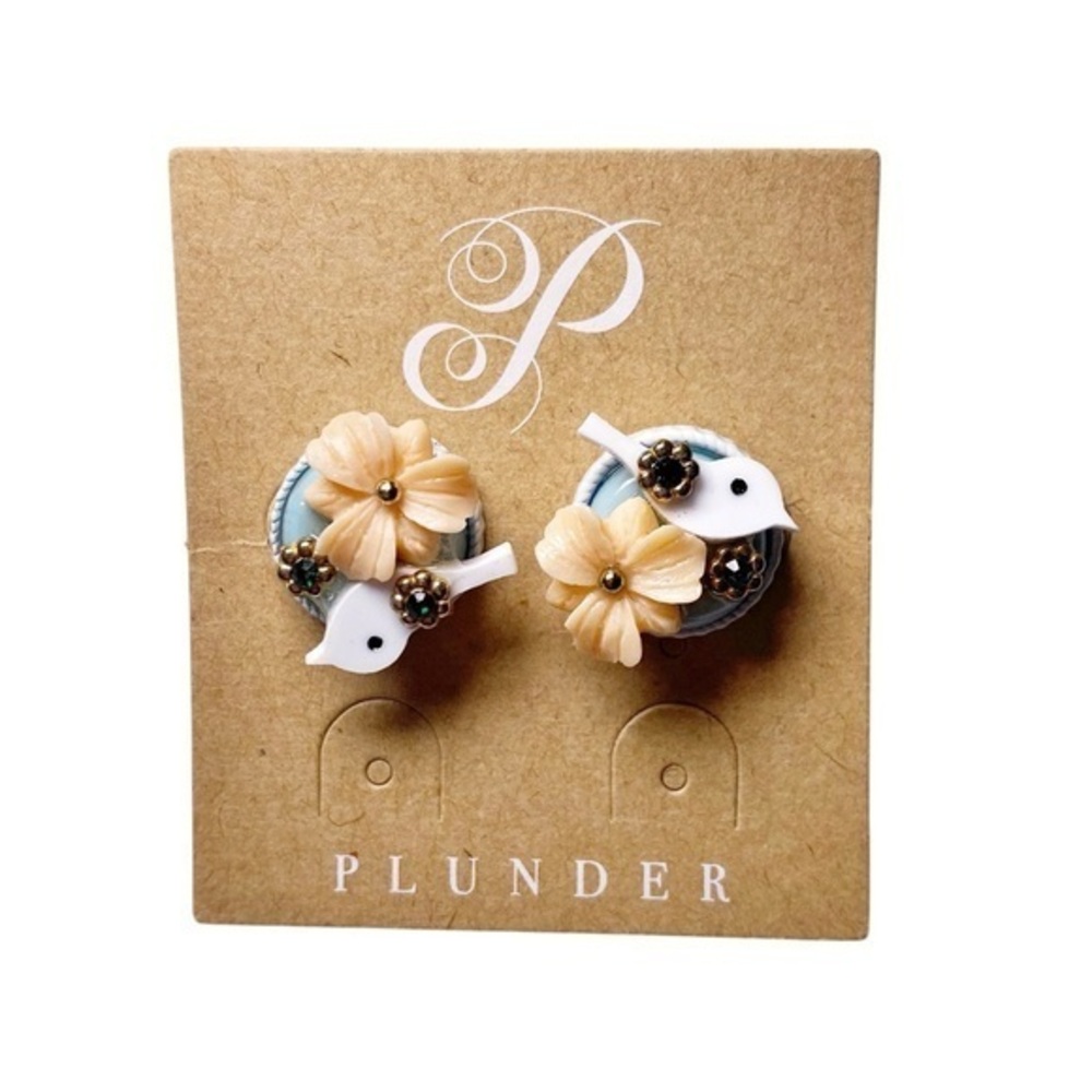 Plunder Floral Bird Earrings - Cream and White